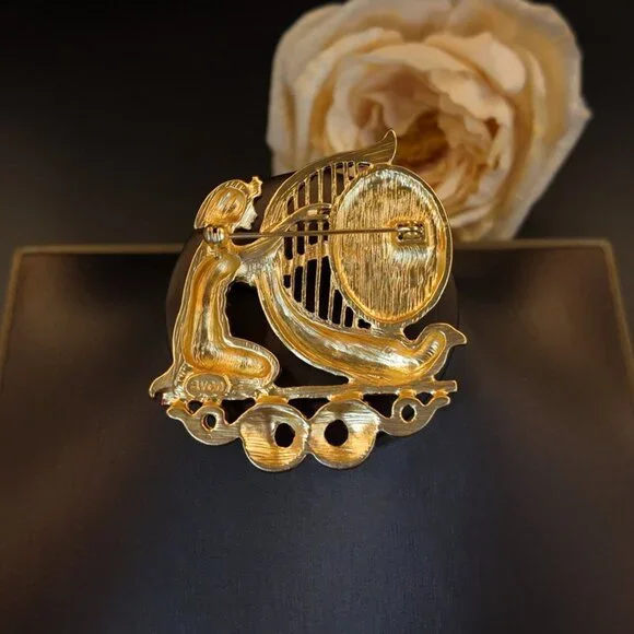 Exquisite Vintage Egyptian Revival Pharaoh & Harp Statement Brooch - Picture 7 of 7